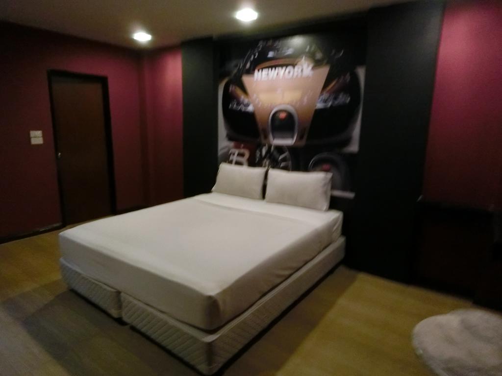Newyork Suite Hotel Ban Ko  Exterior photo